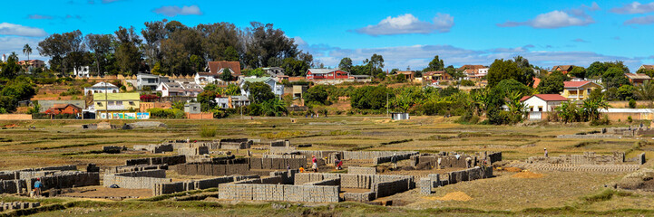 Obraz premium Briqueterie dans les environs d'Antananarivo à Madagascar