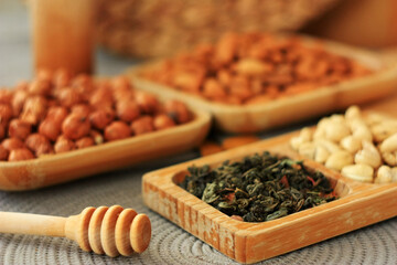 Loose green tea and nuts