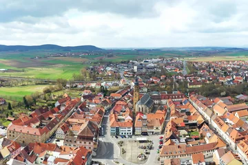 Foto op Canvas Luftbild von Bad Königshofen mit Sehenswürdigkeiten von der Stadt © fotoping
