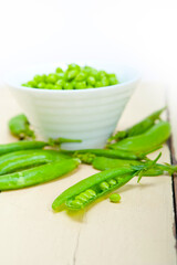 hearthy fresh green peas