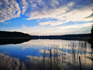 Morgendämmerung am Lübbesee bei Templin, Land Brandenburg, Deutschland