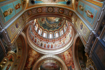 Fototapeta na wymiar View of the interior of the Cathedral of Christ the Savior. Moscow, Russia