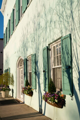 Fototapeta na wymiar treet scene in the historic southern city of Charleston South Carolina with typical homes in view
