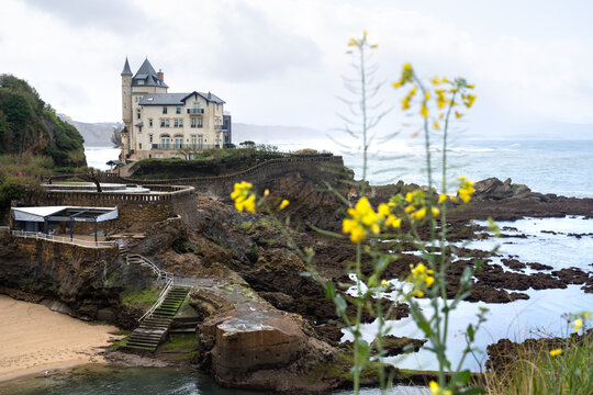 Vue sur Biarritz et la plage du port vieux