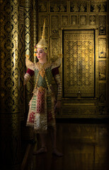 Obraz premium Khon, Is a classical Thai dance in mask. Except for this characters who weren't wearing masks. because she is the main actor