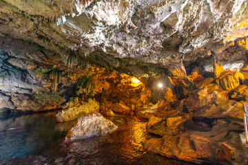 fotografie della grotta di nettuno a capo caccia