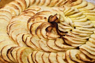 Tarte aux pommes.
