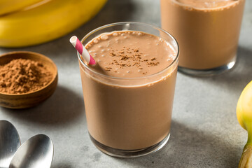 Healthy Homemade Chocolate Banana Smoothie