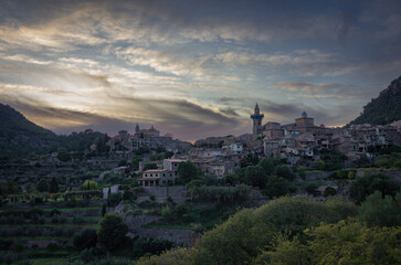 Naklejka premium Sunset in Valldemosa village in Mallorca (Spain)