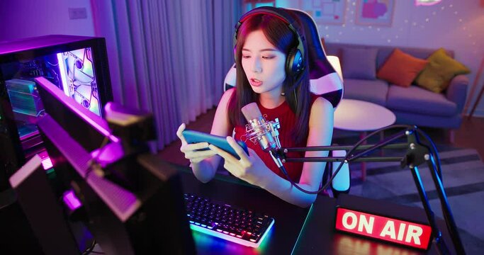 cybersport gamer have live stream
