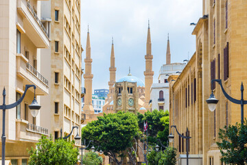 Naklejka premium Nejmeh square clock tower and Mohammad al-Amin mosque in downtown Beirut, Lebanon