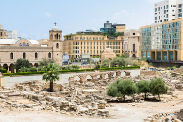 Naklejka premium Roman ruins and Saint Georges Orthodox Cathedral, Beirut, Lebanon