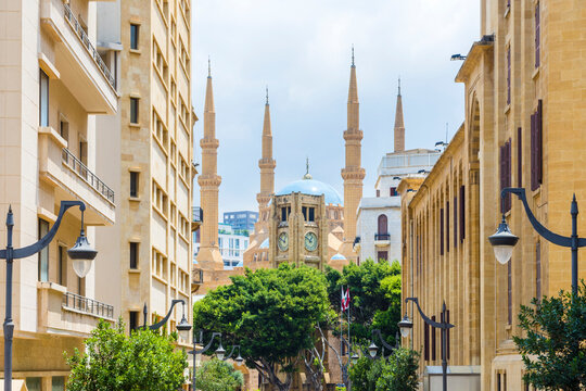 Nejmeh square clock tower and Mohammad al-Amin mosque in downtown Beirut, Lebanon
