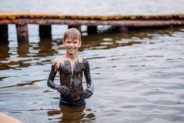 the child can take the therapeutic mud on himself, bathes in water with mud