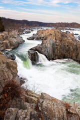 Whitewater rapids and waterfalls on the Potomac River at Great Falls Park, Virginia, USA