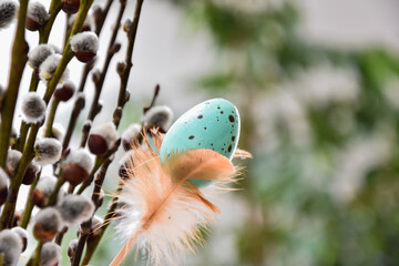 Wielkanoc, kartka świąteczna, pisanki, bazie, jaja, dekoracje wielkanocne. Easter, catkins, easter decorations, eggs, poster.  © Anita