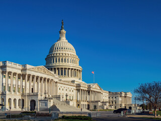 Obraz premium Sunny view of the United States Capitol