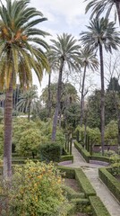 Obraz premium jardin et pavillon à Séville en Andalousie détails de l'architecture arabo-andalouse