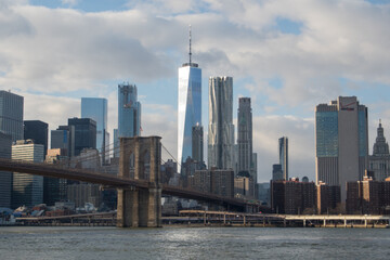 Naklejka premium Looking Across the East River