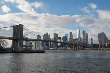 Fototapeta na wymiar Looking Across the East River
