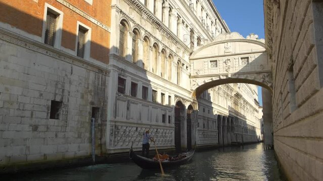 The bridge of sighs, San Marco, Venice. Wide with gondola