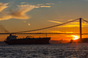 Obraz premium Sunset Time in the Bosphorus Bridge, Cengelkoy Port, Uskudar Istanbul Turkey 