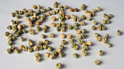 Raw Whole Dry Shriveled Pea Grains