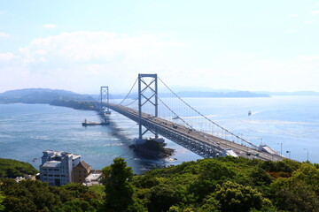 鳴門海峡と大鳴門橋