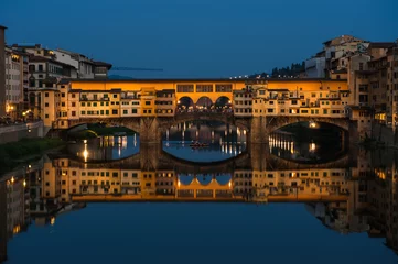 Papier Peint photo Ponte Vecchio Ponte Vecchio bridge in Florence at night, Italy