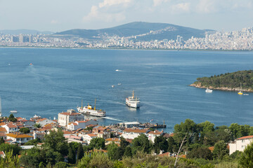 Obraz premium City and sea view from Istanbul Princess Islands