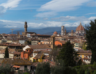 Fototapeta na wymiar panoramic view of Florence Italy and cathedral 