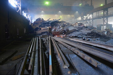 A mountain of scrap metal in the factory shop