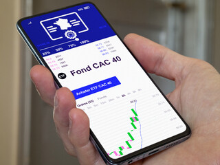Investir dans un ETF CAC 40. Diversifier son investissement s'exposer au entreprises du cac 40. Acheter un fond etf cac40. Spéculer sur l'indice blue chips français. 