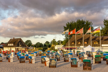 Morgenstimmung an Strand und Promenade im Ostseebad Dahme, Schleswig-Holstein