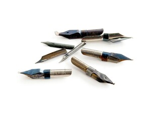 metallis pens for manual drawing and writting on white