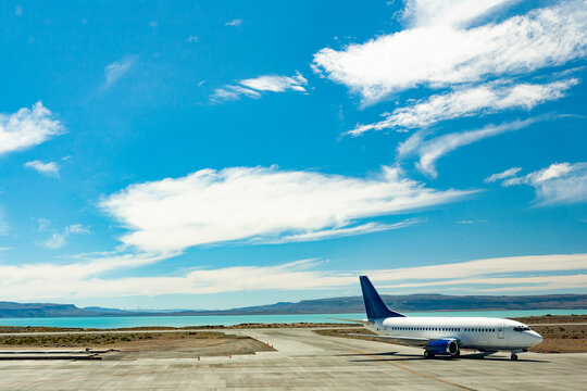 Eereo appena atterrato in un aeroporto in patagonia (Argentina)