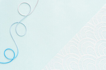 水色と日本の伝統柄の白い和紙の爽やかな背景