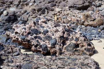 Steinkonglomerate an der Playa Piedras Caidas