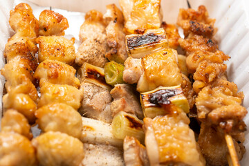美味しい焼き鳥の盛り合わせ