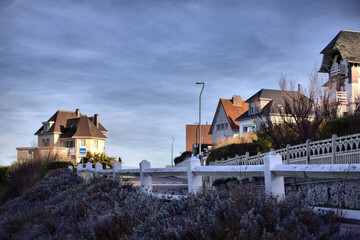 village en bord de mer sur les cotes du nord