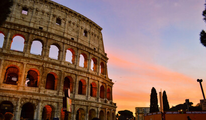 夕暮れのコロッセオ
