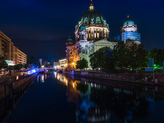 Fototapeta premium Berlin Cathedral at night with lighting 