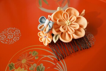 つまみ細工の髪飾り