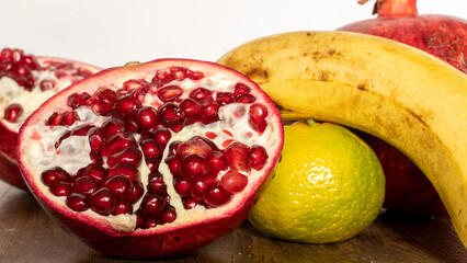 fruit, banana, apple, food, orange, isolated, healthy, red, fresh, yellow, white, ripe, diet, sweet, fruits, bananas, green, vegetarian, organic, health, apples, juicy, tropical, vitamin, nutrition