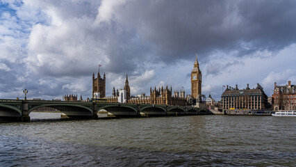 A view from the right coast of the Thames on Westminster Bridge, Big Ben and Houses of Parliament.