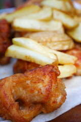 揚げたてでアツアツの若鶏のから揚げ