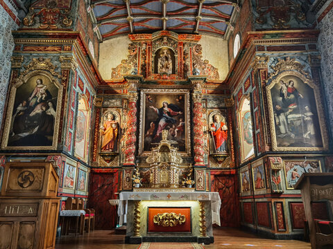 Altar da Igreja de Nossa Senhora da Assun&ccedil;&atilde;o em Louhossoa no Pa&iacute;s Basco franc&ecirc;s