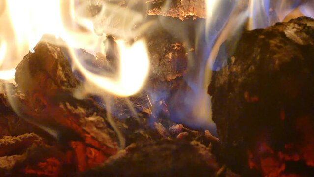 video fuoco e brace in 4k