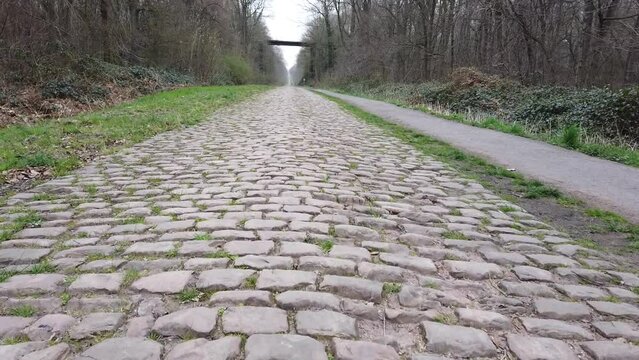 France pav&eacute;s trou&eacute;e d'Aremberg  Paris Roubaix sport cyclisme Wallers 