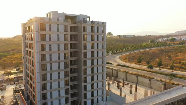 Construcci&oacute;n de viviendas edificios casas complejo habitacional en Zapopan Jalisco M&eacute;xico con &aacute;reas verdes